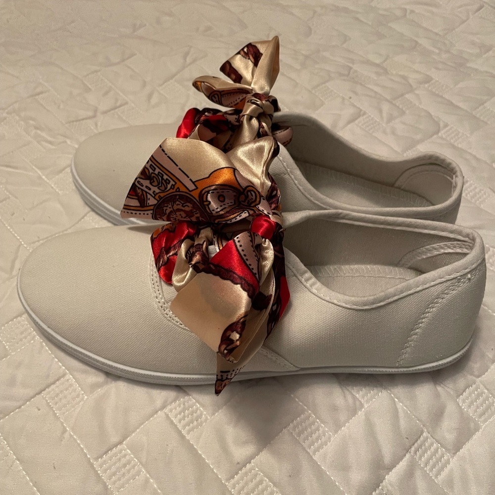 THE CUTEST SNEAKERS YOU’VE EVER WORN!!!